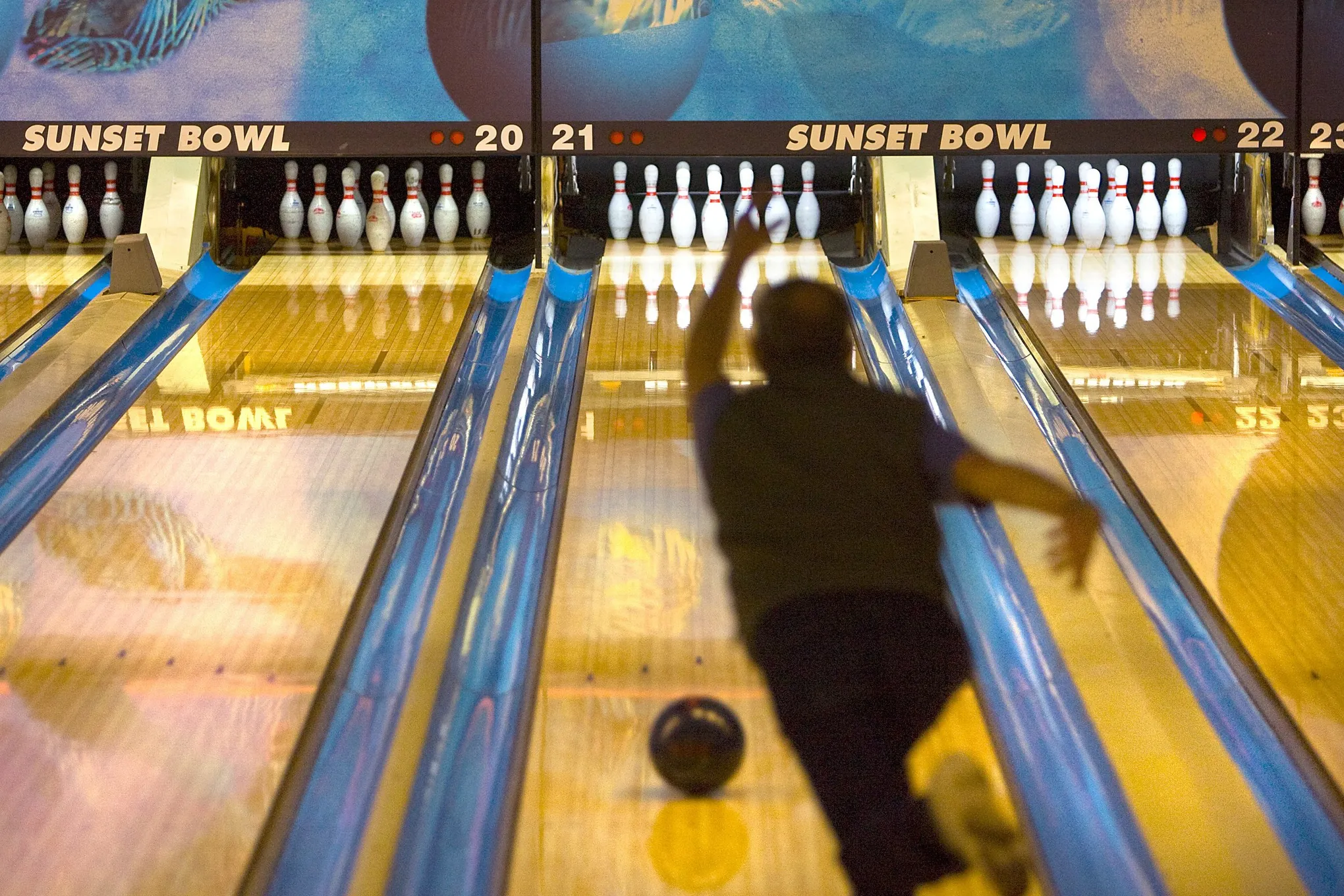 Bunk, Ennis Qualify for Match Play at Teen Masters Bowling