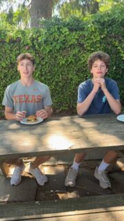 LAST BULLDOG BITES FROM BEN AND NAVY😭😭🥹🥹😖😖😖 Watch as they review hamburgers and hotdogs at the baseball end of season bbq!!